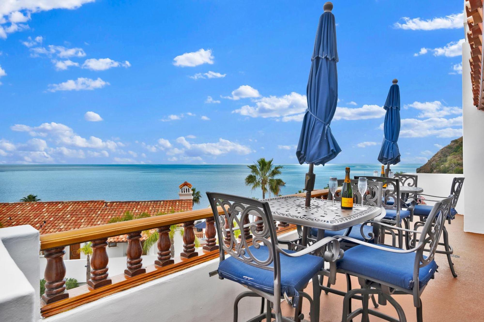 Gorgeous Oceanfront Villa With Panoramic Views Avalon Bagian luar foto